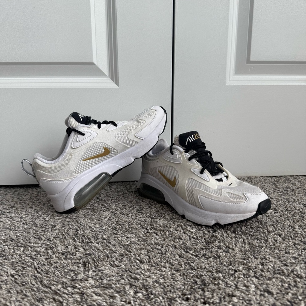 Nike Air200 White Sneakers